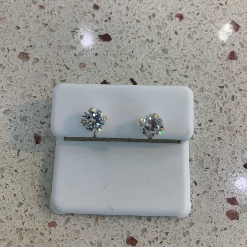 10k gold 6mm push back cz Earring round cut